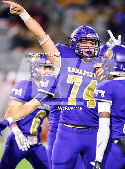 Thumbnail 1 in Shiner vs. Bremond (UIL 2A D2 Football Semifinal) photogallery.
