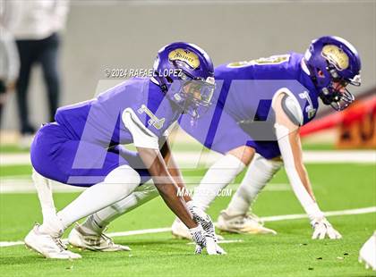 Thumbnail 2 in Shiner vs. Bremond (UIL 2A D2 Football Semifinal) photogallery.
