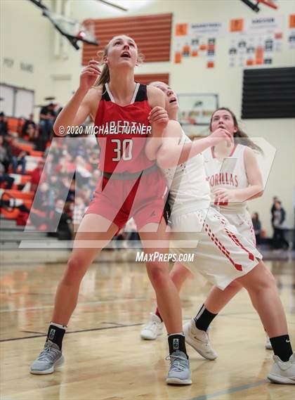 Thumbnail 3 in Liberty vs. Davenport photogallery.