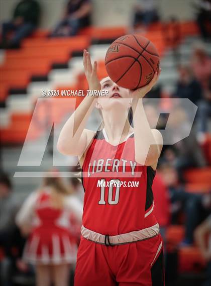 Thumbnail 2 in Liberty vs. Davenport photogallery.