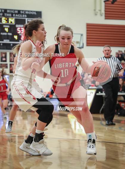 Thumbnail 1 in Liberty vs. Davenport photogallery.