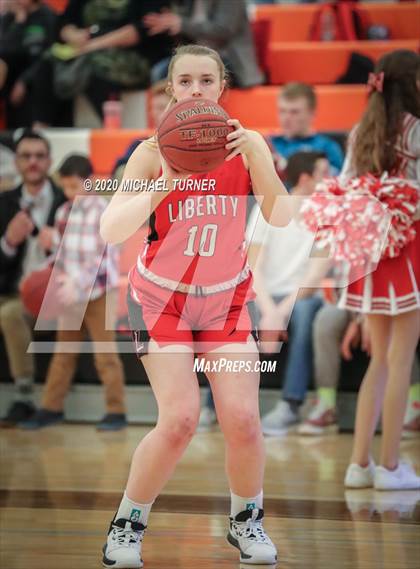 Thumbnail 2 in Liberty vs. Davenport photogallery.