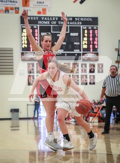 Thumbnail 1 in Liberty vs. Davenport photogallery.