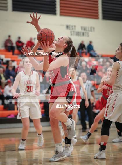 Thumbnail 2 in Liberty vs. Davenport photogallery.