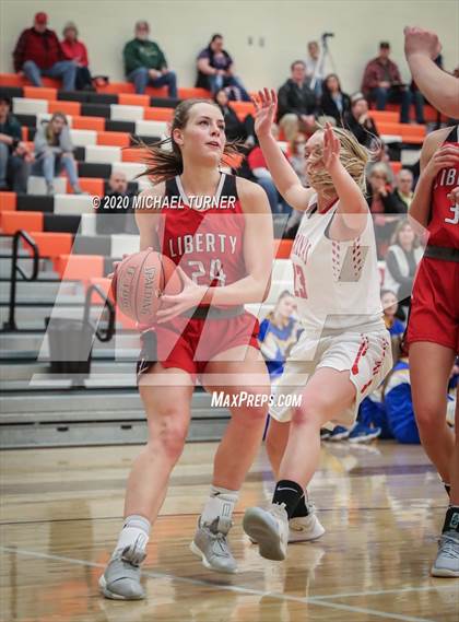 Thumbnail 2 in Liberty vs. Davenport photogallery.