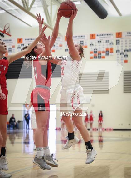 Thumbnail 1 in Liberty vs. Davenport photogallery.