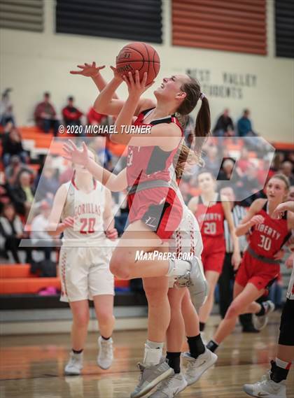 Thumbnail 3 in Liberty vs. Davenport photogallery.