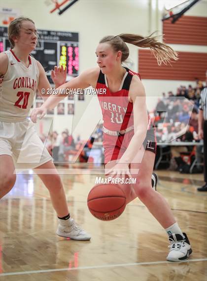 Thumbnail 3 in Liberty vs. Davenport photogallery.