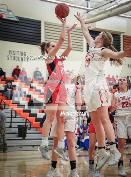 Thumbnail 3 in Liberty vs. Davenport photogallery.