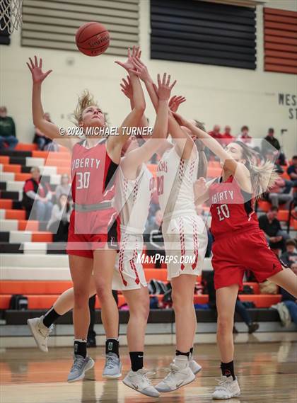 Thumbnail 2 in Liberty vs. Davenport photogallery.