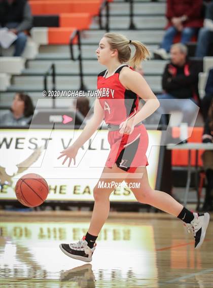 Thumbnail 3 in Liberty vs. Davenport photogallery.