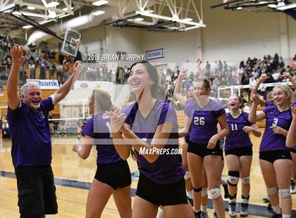 Thumbnail 2 in Jesuit vs. Sunset (OSAA 6A Quarterfinal)  photogallery.