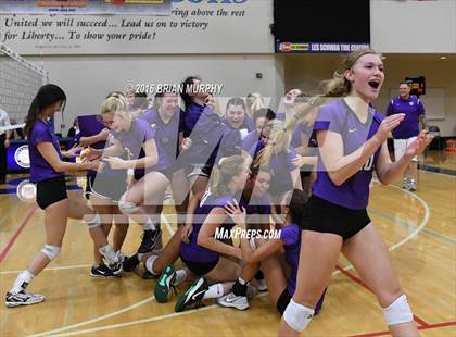 Thumbnail 1 in Jesuit vs. Sunset (OSAA 6A Quarterfinal)  photogallery.