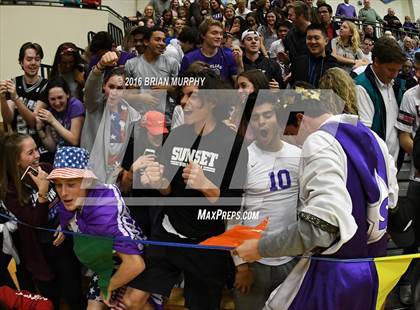 Thumbnail 2 in Jesuit vs. Sunset (OSAA 6A Quarterfinal)  photogallery.