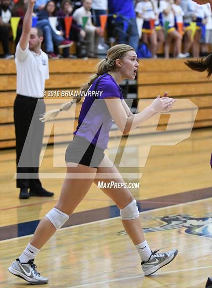 Thumbnail 1 in Jesuit vs. Sunset (OSAA 6A Quarterfinal)  photogallery.