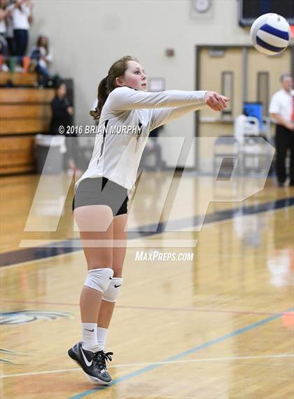 Thumbnail 2 in Jesuit vs. Sunset (OSAA 6A Quarterfinal)  photogallery.