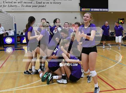 Thumbnail 2 in Jesuit vs. Sunset (OSAA 6A Quarterfinal)  photogallery.