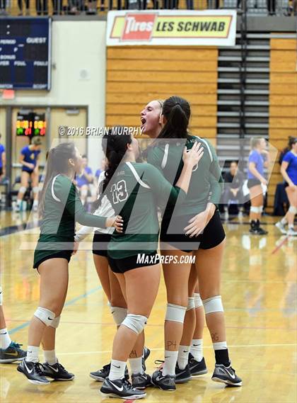 Thumbnail 3 in Jesuit vs. Sunset (OSAA 6A Quarterfinal)  photogallery.