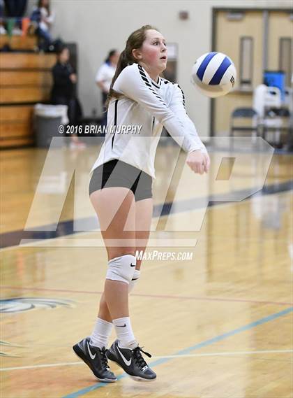 Thumbnail 1 in Jesuit vs. Sunset (OSAA 6A Quarterfinal)  photogallery.