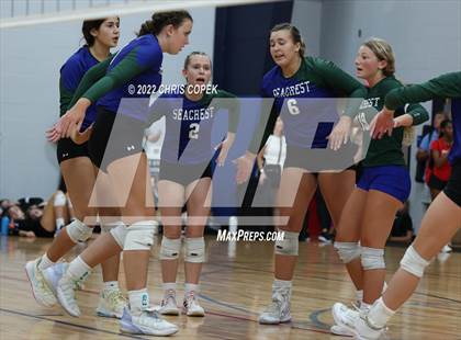 Thumbnail 3 in Seacrest Country Day vs St. Henry (Nike Tournament of Champions) photogallery.
