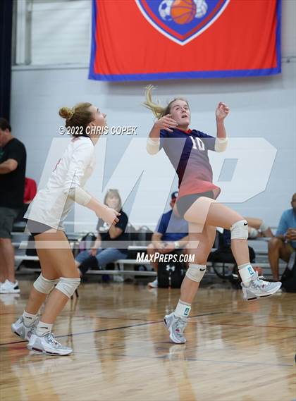 Thumbnail 2 in Seacrest Country Day vs St. Henry (Nike Tournament of Champions) photogallery.