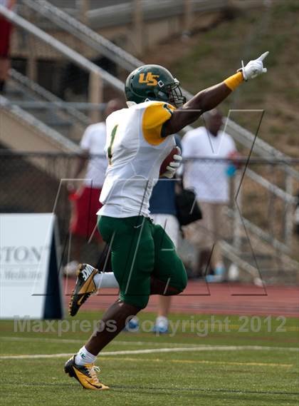 Thumbnail 3 in University School Florida vs. Trotwood-Madison (Crosstown Showdown) photogallery.