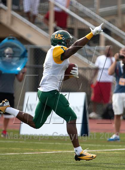 Thumbnail 2 in University School Florida vs. Trotwood-Madison (Crosstown Showdown) photogallery.