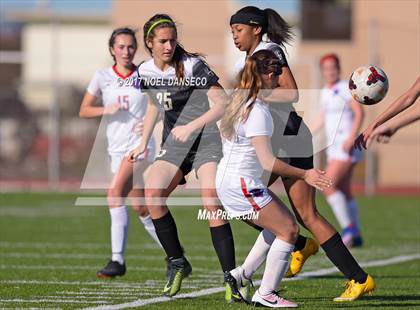 Thumbnail 2 in St. Ignatius vs Archbishop Mitty photogallery.