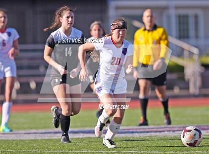 Thumbnail 3 in St. Ignatius vs Archbishop Mitty photogallery.
