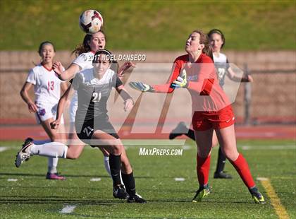 Thumbnail 3 in St. Ignatius vs Archbishop Mitty photogallery.