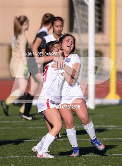 Thumbnail 3 in St. Ignatius vs Archbishop Mitty photogallery.