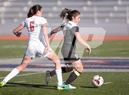 Thumbnail 3 in St. Ignatius vs Archbishop Mitty photogallery.