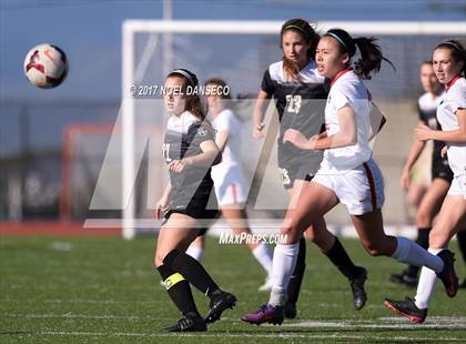 Thumbnail 2 in St. Ignatius vs Archbishop Mitty photogallery.