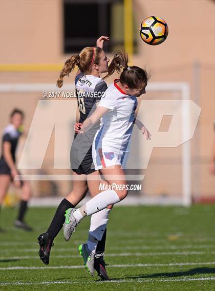 Thumbnail 3 in St. Ignatius vs Archbishop Mitty photogallery.