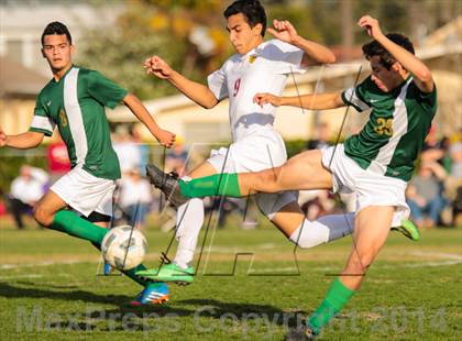 Thumbnail 2 in King vs Brother Martin (LHSAA DI Quarterfinal) photogallery.