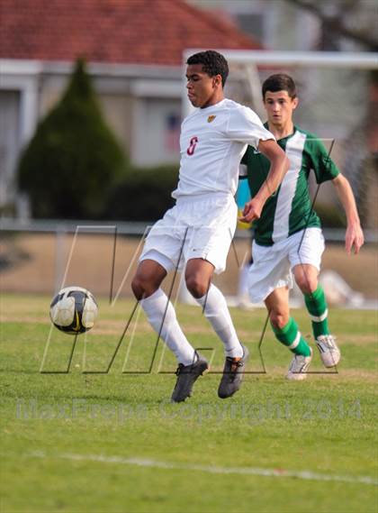 Thumbnail 2 in King vs Brother Martin (LHSAA DI Quarterfinal) photogallery.