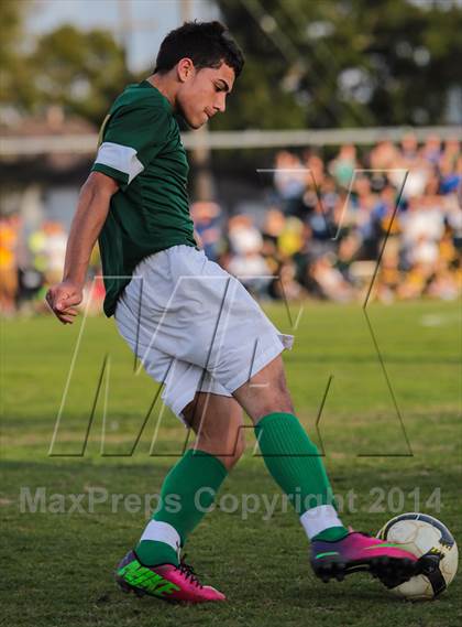 Thumbnail 2 in King vs Brother Martin (LHSAA DI Quarterfinal) photogallery.
