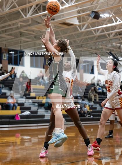 Thumbnail 3 in Durham Academy vs. Douglas Byrd photogallery.