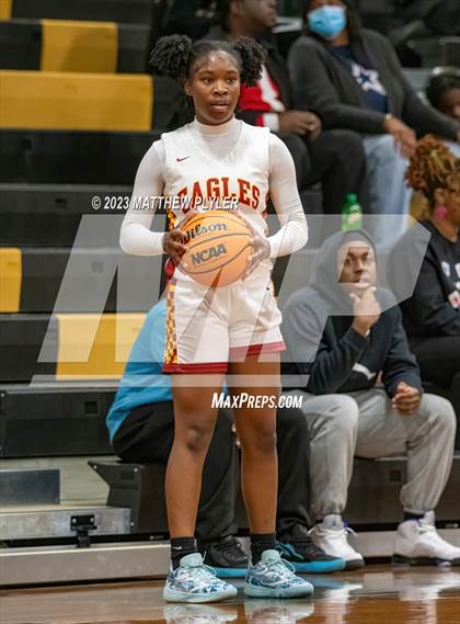Thumbnail 1 in Durham Academy vs. Douglas Byrd photogallery.