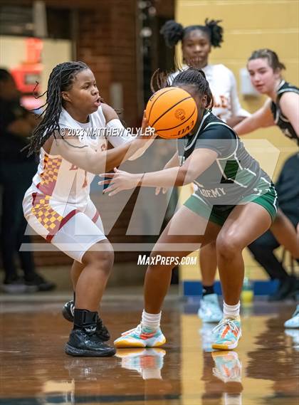 Thumbnail 2 in Durham Academy vs. Douglas Byrd photogallery.