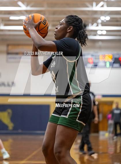 Thumbnail 2 in Durham Academy vs. Douglas Byrd photogallery.