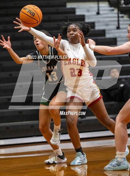 Thumbnail 3 in Durham Academy vs. Douglas Byrd photogallery.