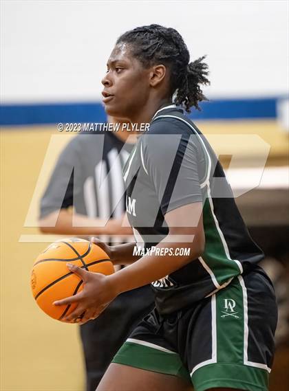 Thumbnail 2 in Durham Academy vs. Douglas Byrd photogallery.