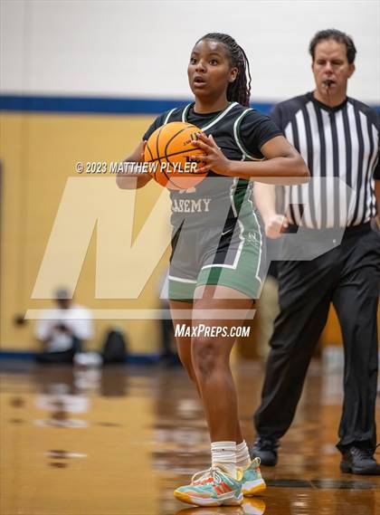 Thumbnail 1 in Durham Academy vs. Douglas Byrd photogallery.