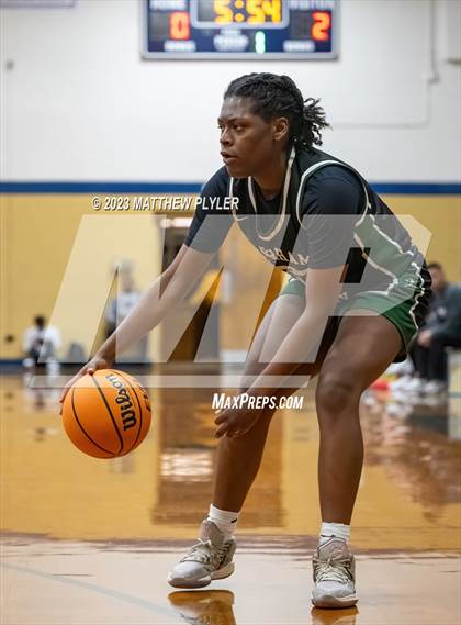 Thumbnail 1 in Durham Academy vs. Douglas Byrd photogallery.