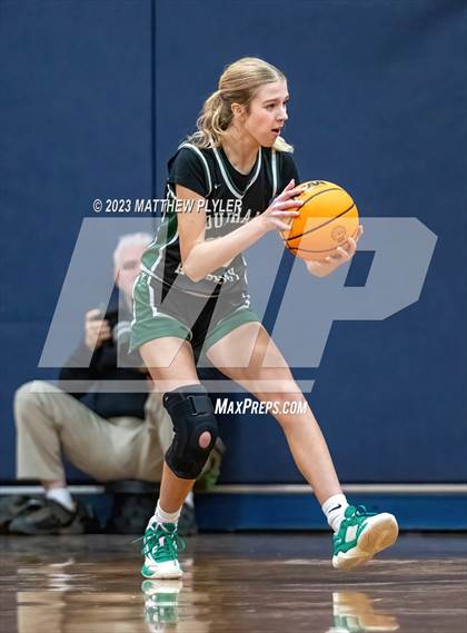 Thumbnail 3 in Durham Academy vs. Douglas Byrd photogallery.