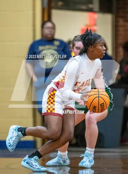 Thumbnail 2 in Durham Academy vs. Douglas Byrd photogallery.
