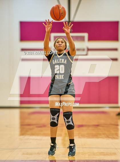 Thumbnail 3 in Galena Park vs. Cypress Lakes (McDonald's Texas Invitational) photogallery.