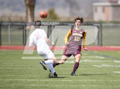 Thumbnail 3 in Windsor vs. Erie (CHSAA 4A Quarterfinals) photogallery.