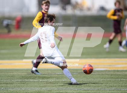 Thumbnail 2 in Windsor vs. Erie (CHSAA 4A Quarterfinals) photogallery.